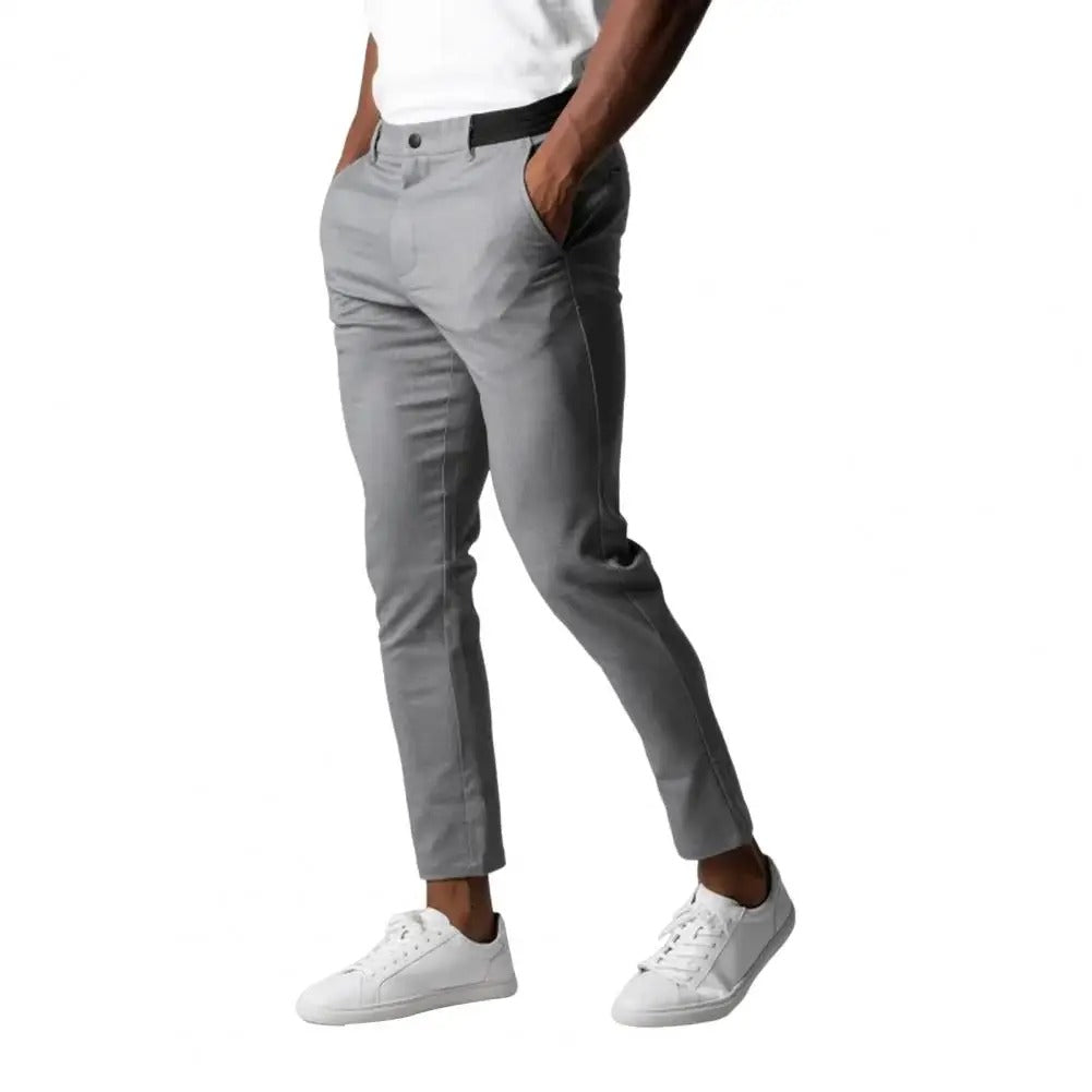 Atmungsaktive Stretch-Chinos für den Sommer - Slim Fit, lässige Hose mit geradem Bein